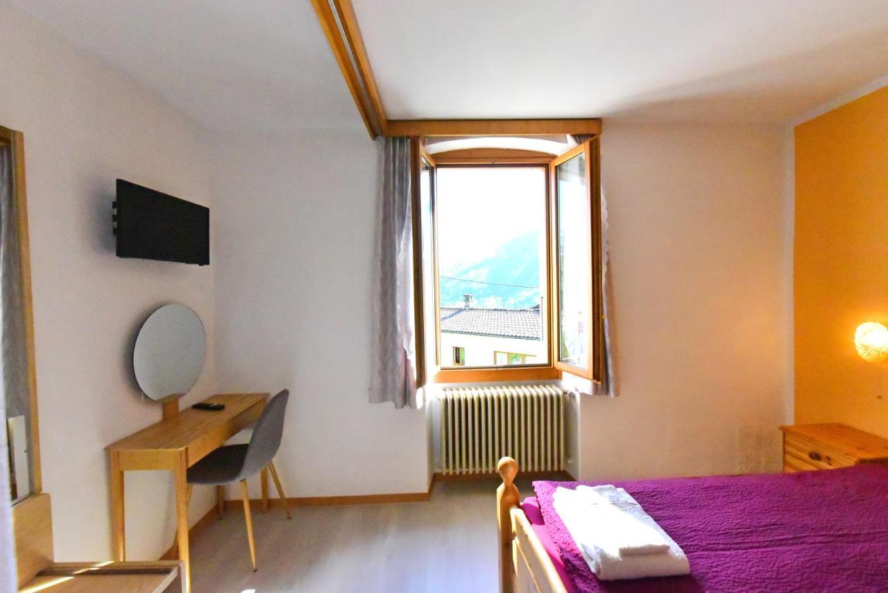 Hotel Pensione Serena Purasca Eksteriør bilde