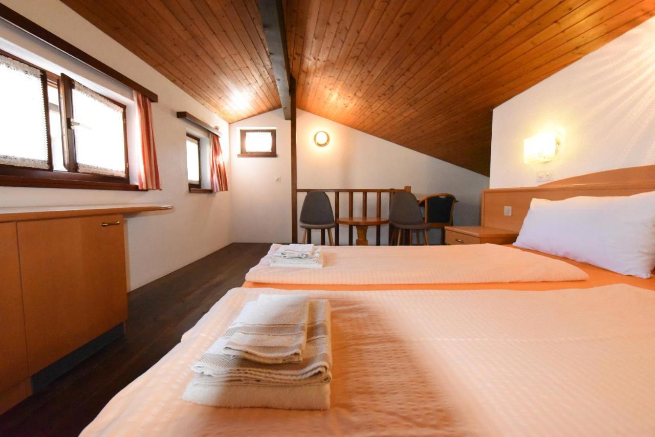 Hotel Pensione Serena Purasca Eksteriør bilde